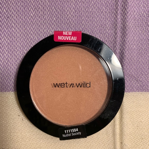 Wet n Wild Bundle - Picture 7 of 8